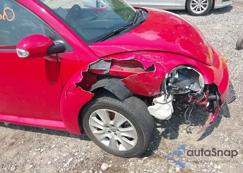 2010 Volkswagen New Beetle 2.5L z USA, uszkodzony, nr VIN 3VWRG3AG1AM034959